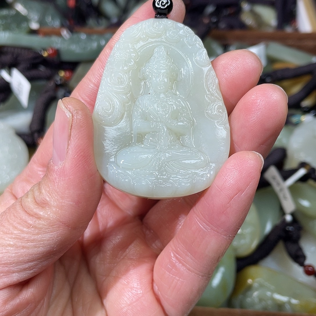 和田玉未镶嵌颈饰