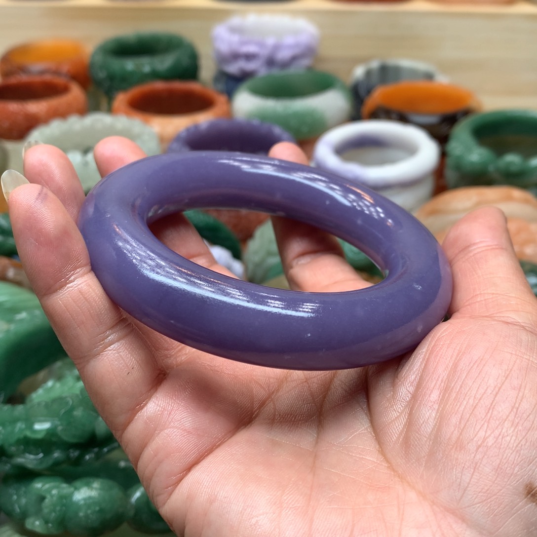 未镶嵌手镯石英质玉花*