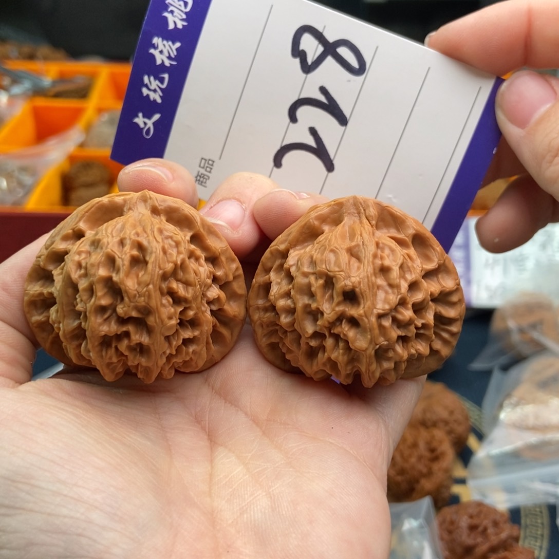 文玩核桃吊坠43宫灯