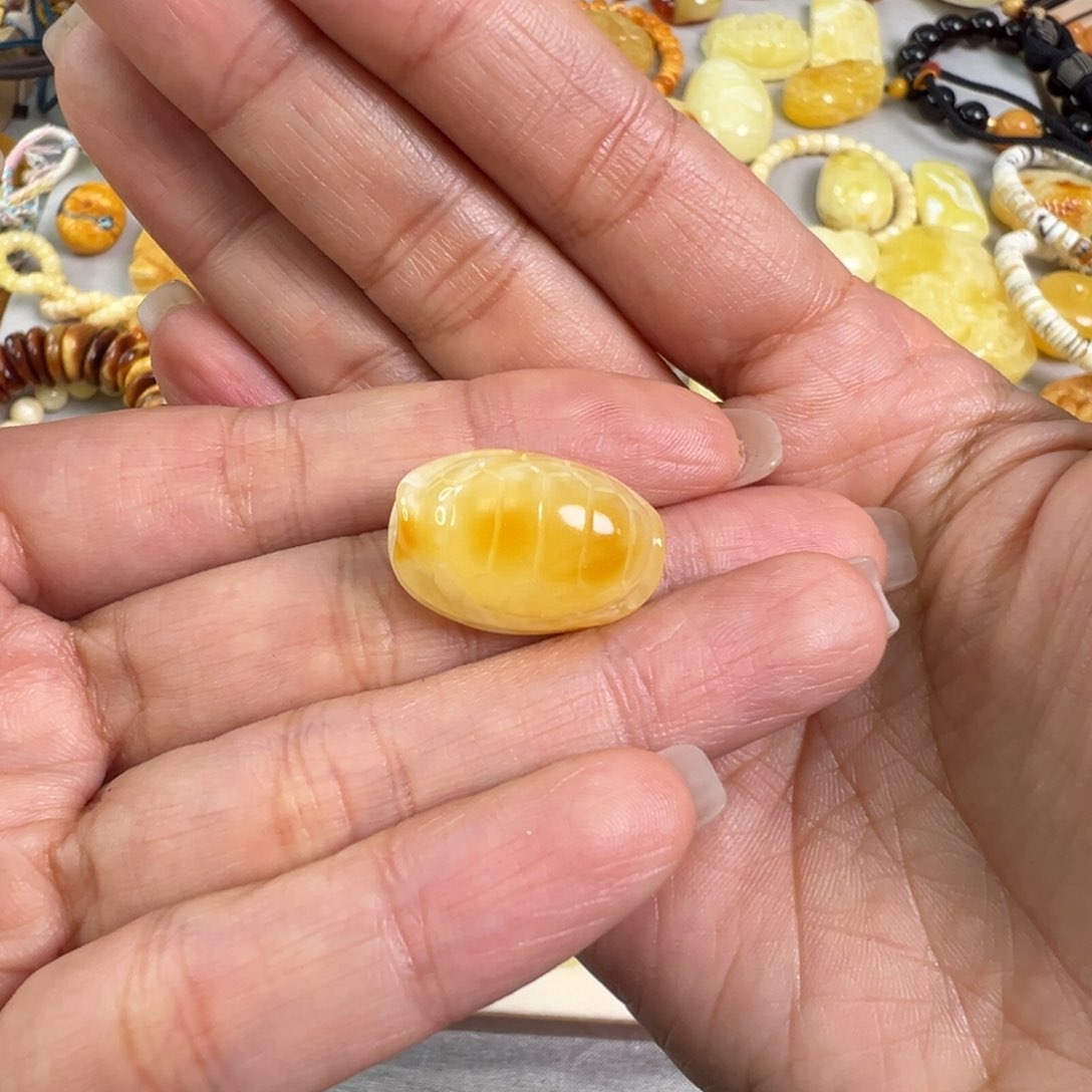 琥珀颈饰未镶嵌蜜蜡