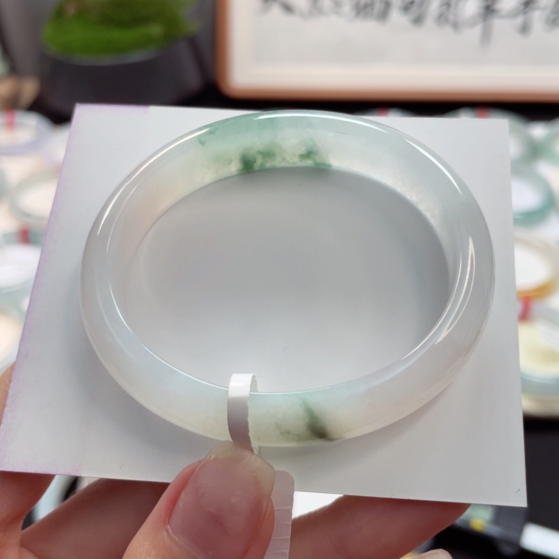 【闪购商品】翡翠手镯未镶嵌54贵妃冰飘绿花44号