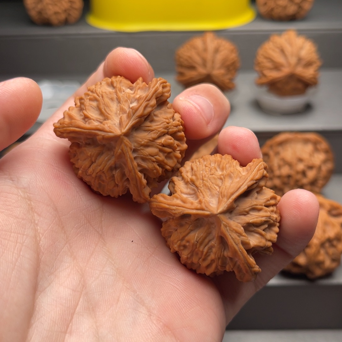 文玩核桃把件38x38盘山正奔