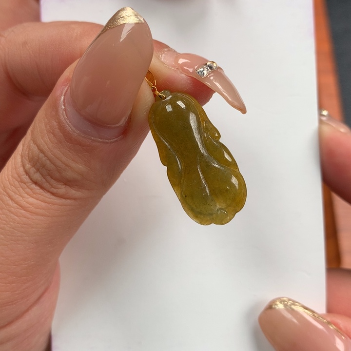 翡翠颈饰18K金镶嵌白菜