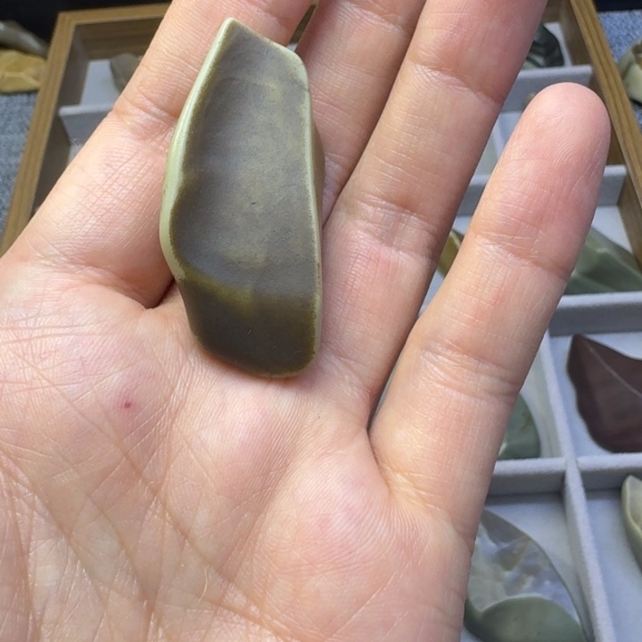 新疆沙尔湖泥石料子