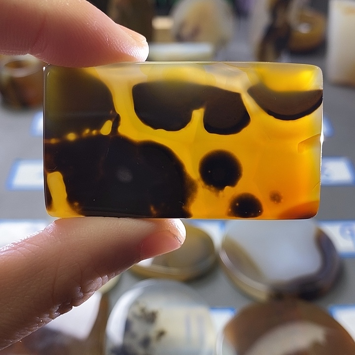 玛瑙/玉髓未镶嵌珠宝半成品105