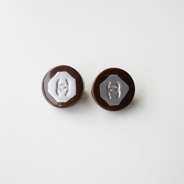 Chanel螺帽芒星银色耳钉