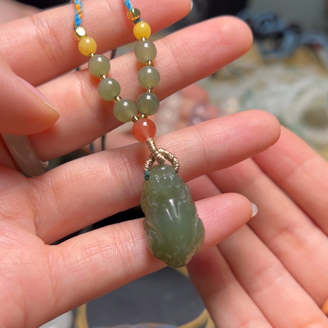 和田玉未镶嵌颈饰貔貅