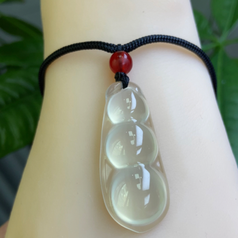 天然马料玛瑙玉髓四季豆吊坠项链
