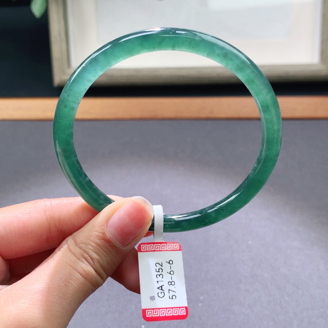 翡翠手镯未镶嵌翡翠手镯叮当镯