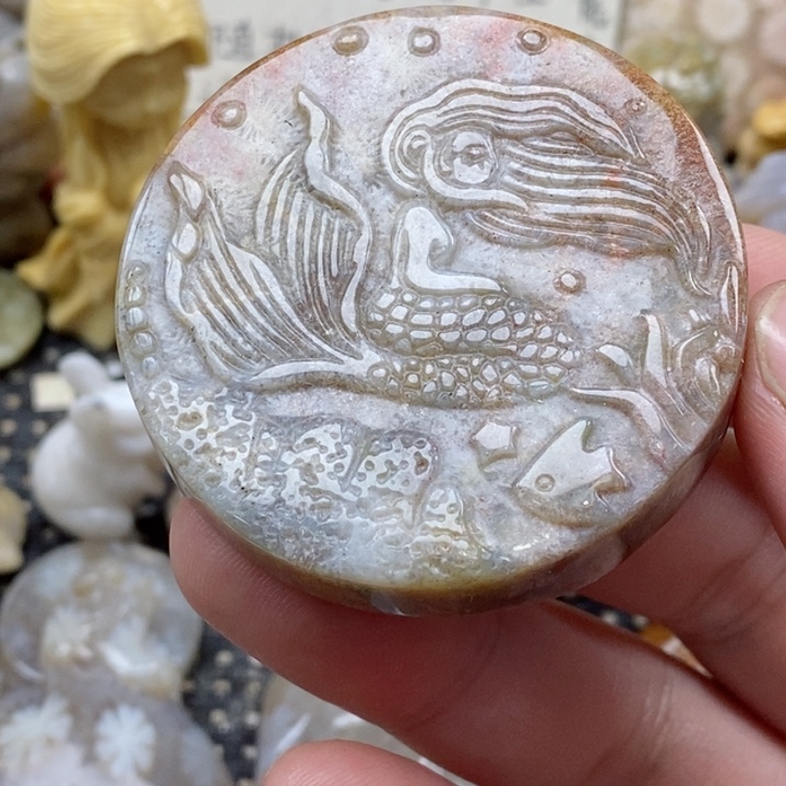 颈饰未镶嵌硅化珊瑚（珊瑚玉）