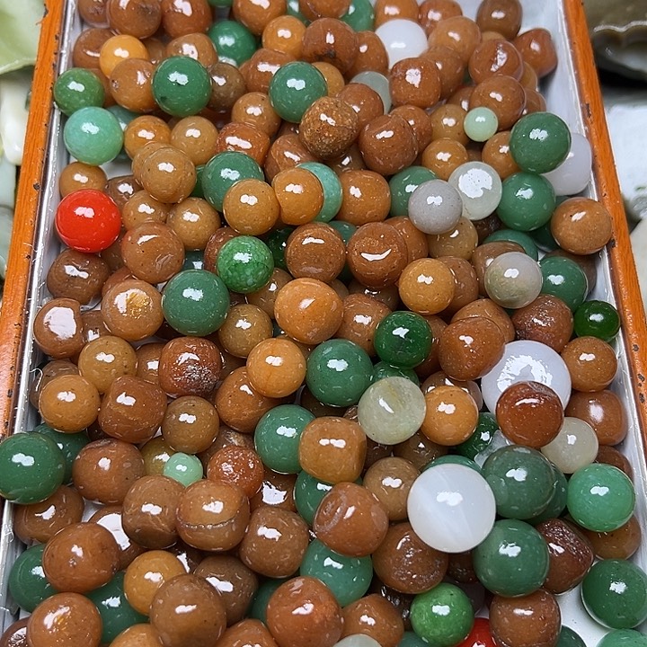 未镶嵌和田玉（翠青玉）珠宝奇石