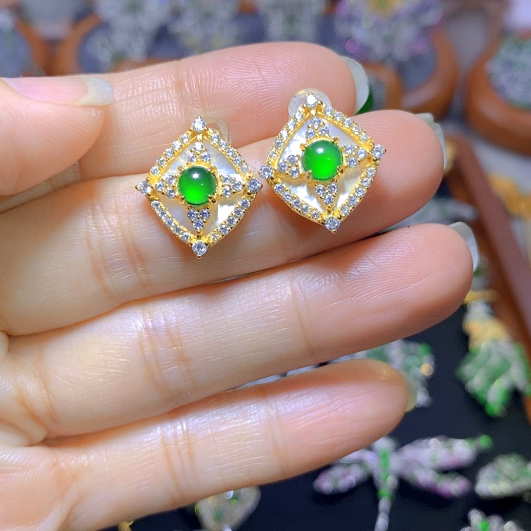 翡翠颈饰银S925镶嵌天然翡翠