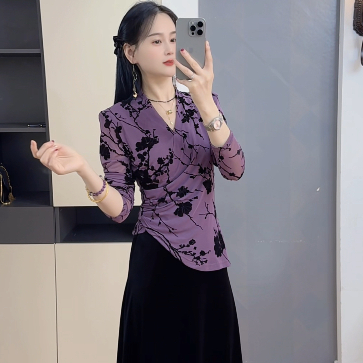 【XING星星定制】轻奢气质风V领植绒印花长袖上衣