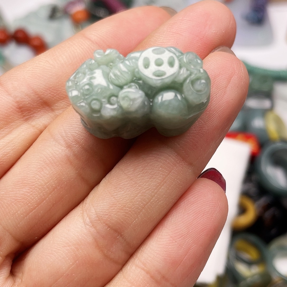 翡翠颈饰未镶嵌翡翠