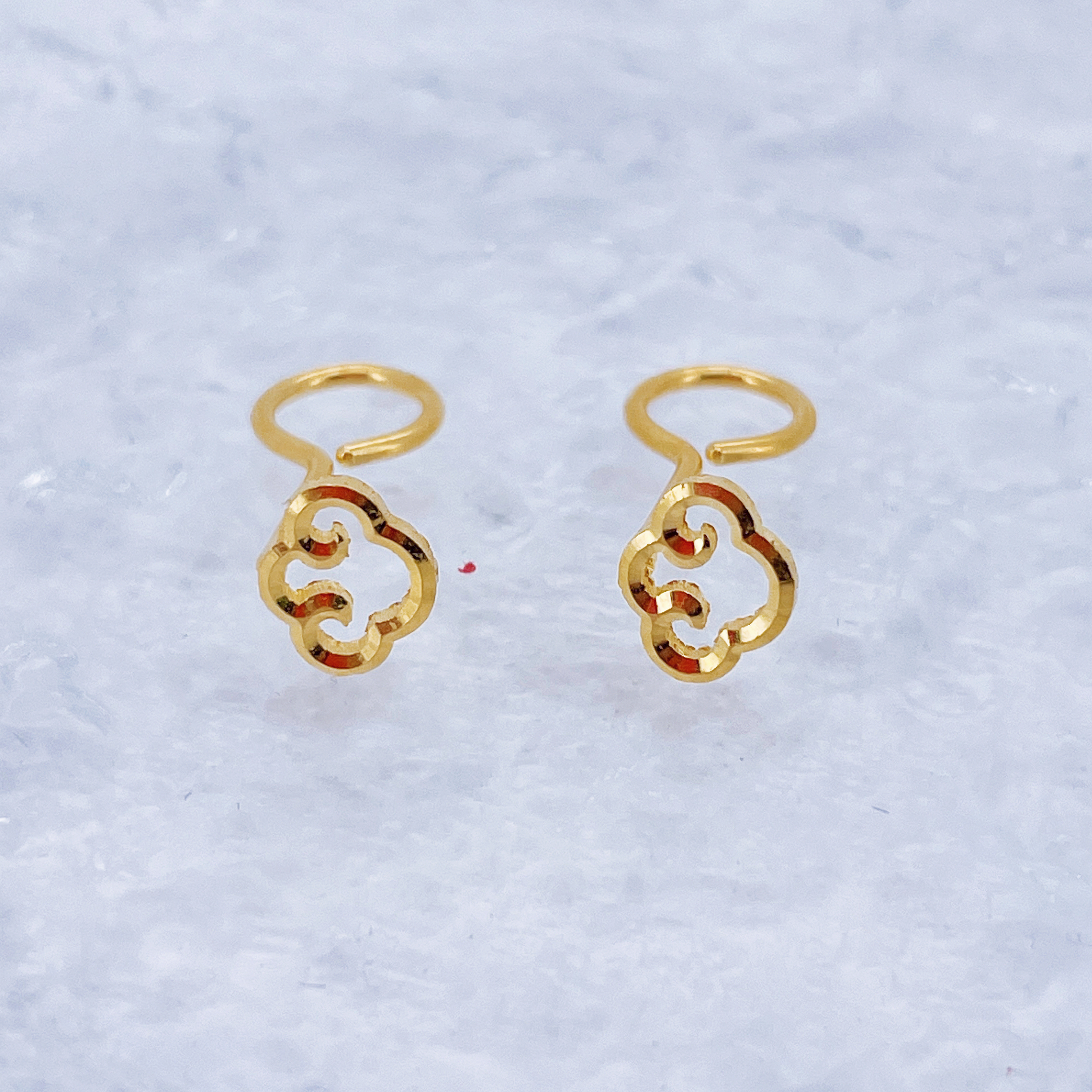 足金999黄金空心祥云弯针金耳钉1.18 2511000802