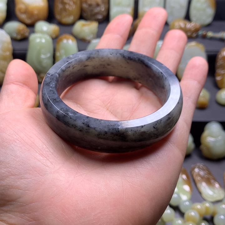 和田玉未镶嵌手镯56