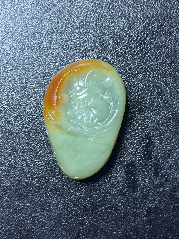 和田玉财观天下吊坠