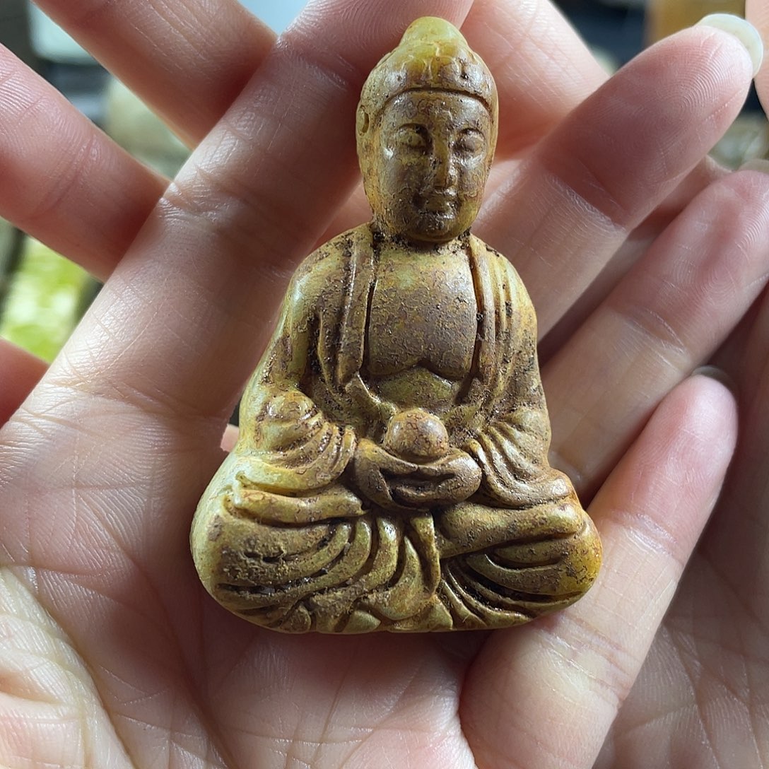 石英质玉未镶嵌车挂