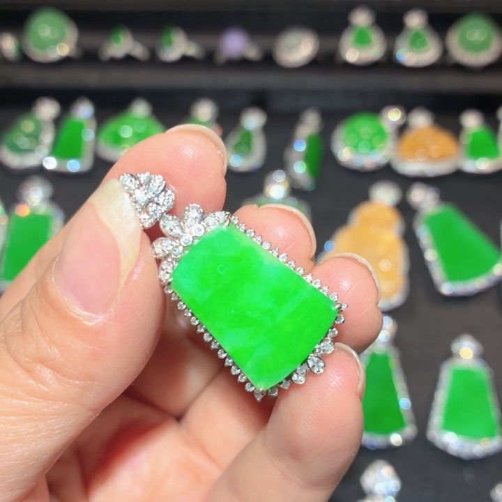 翡翠18K金镶嵌吊坠(不含链)翡翠