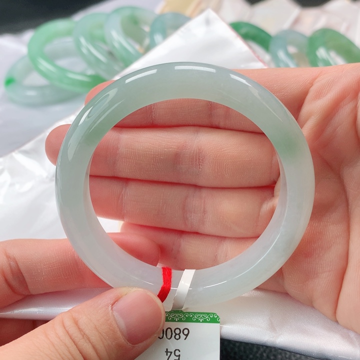 翡翠手镯未镶嵌缅甸A货翡翠手镯