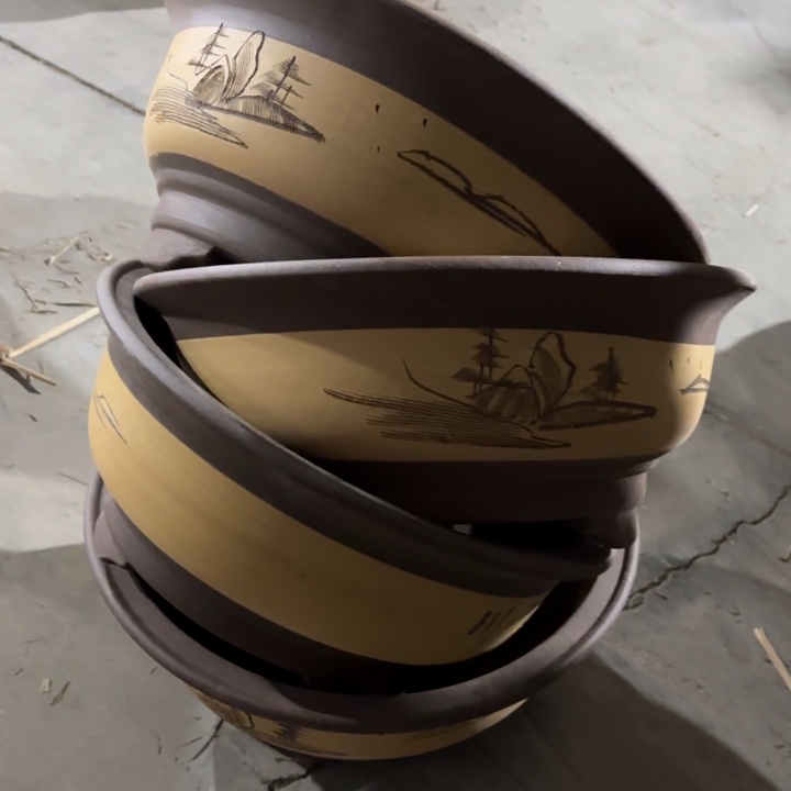 紫砂花盆   100/4。     