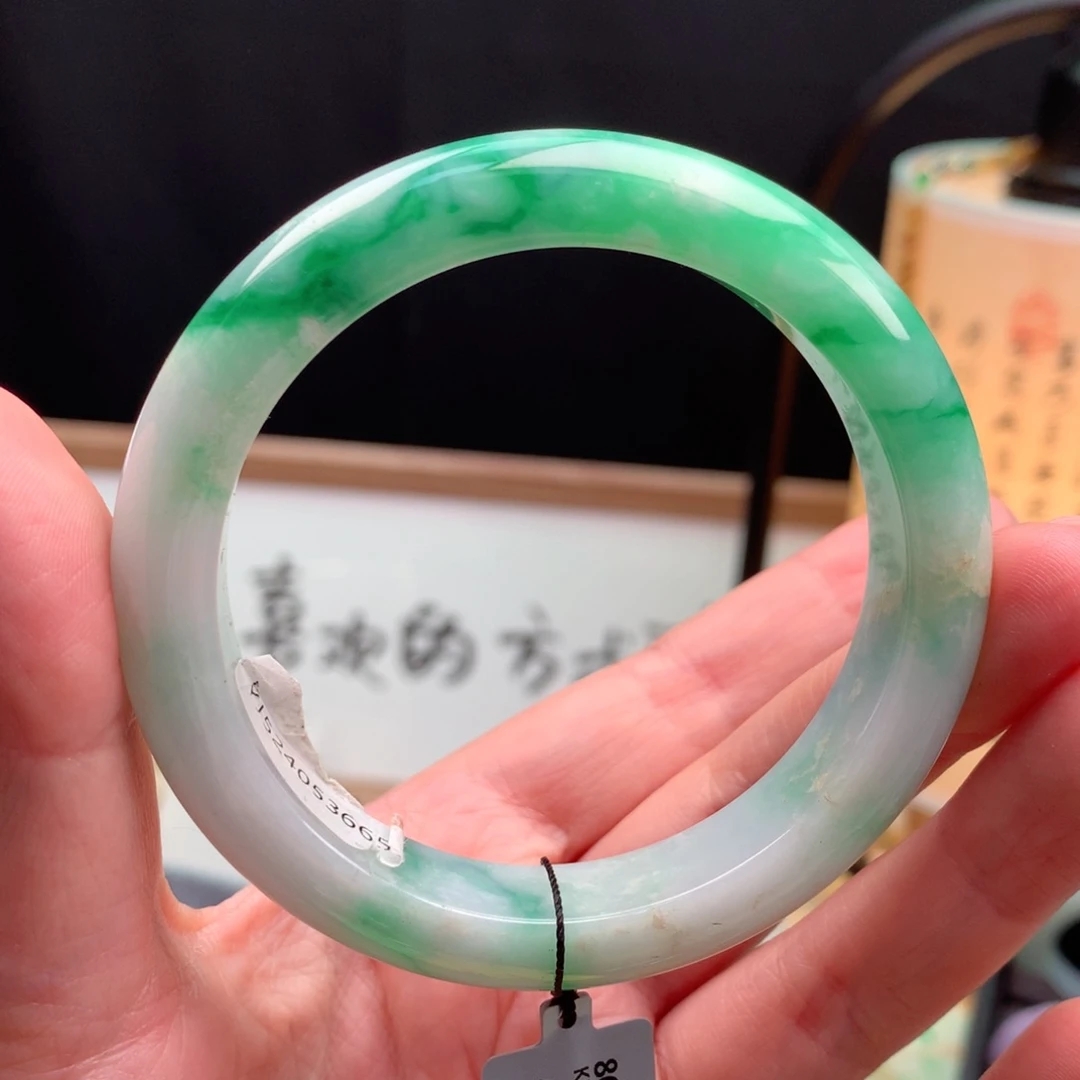 缅甸A货翡翠手镯