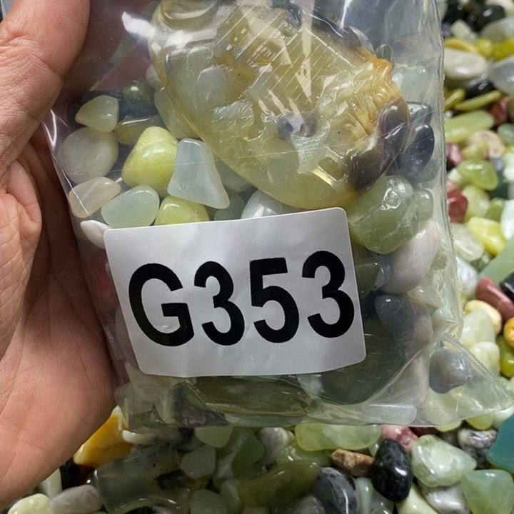 蛇纹石玉鱼缸石未镶嵌