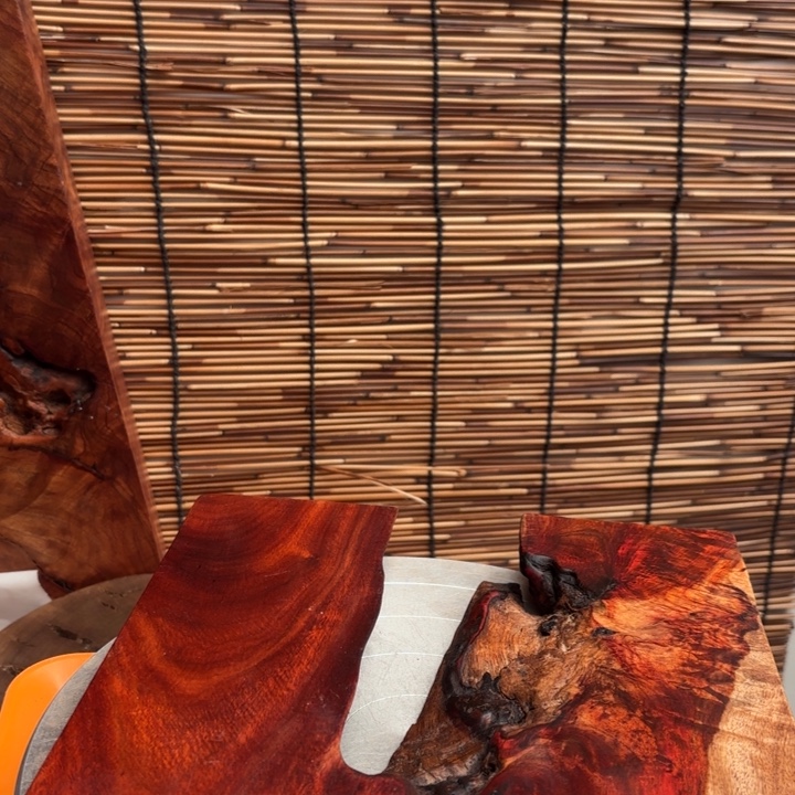 卿***华大叶紫檀（黑酸枝木类）