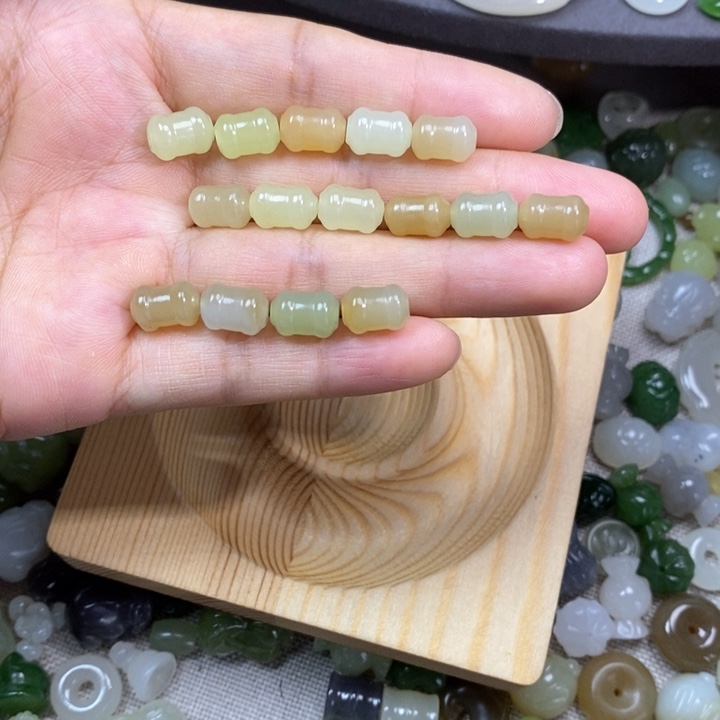 未镶嵌和田玉挂件观**涛