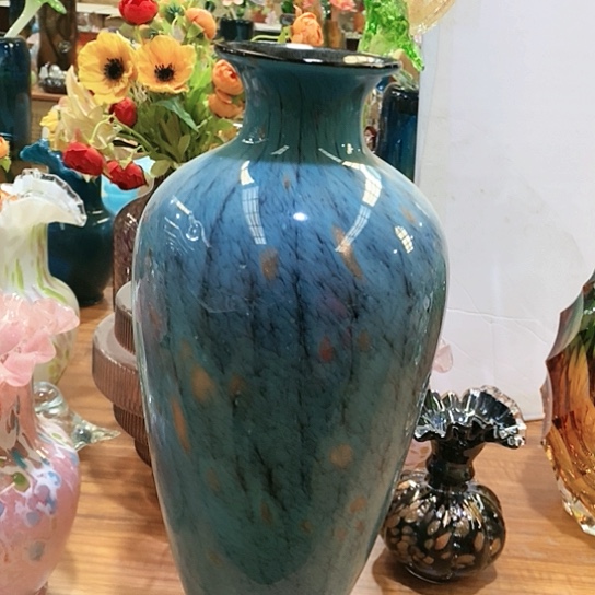 琉璃花瓶高23厘米口径6厘米