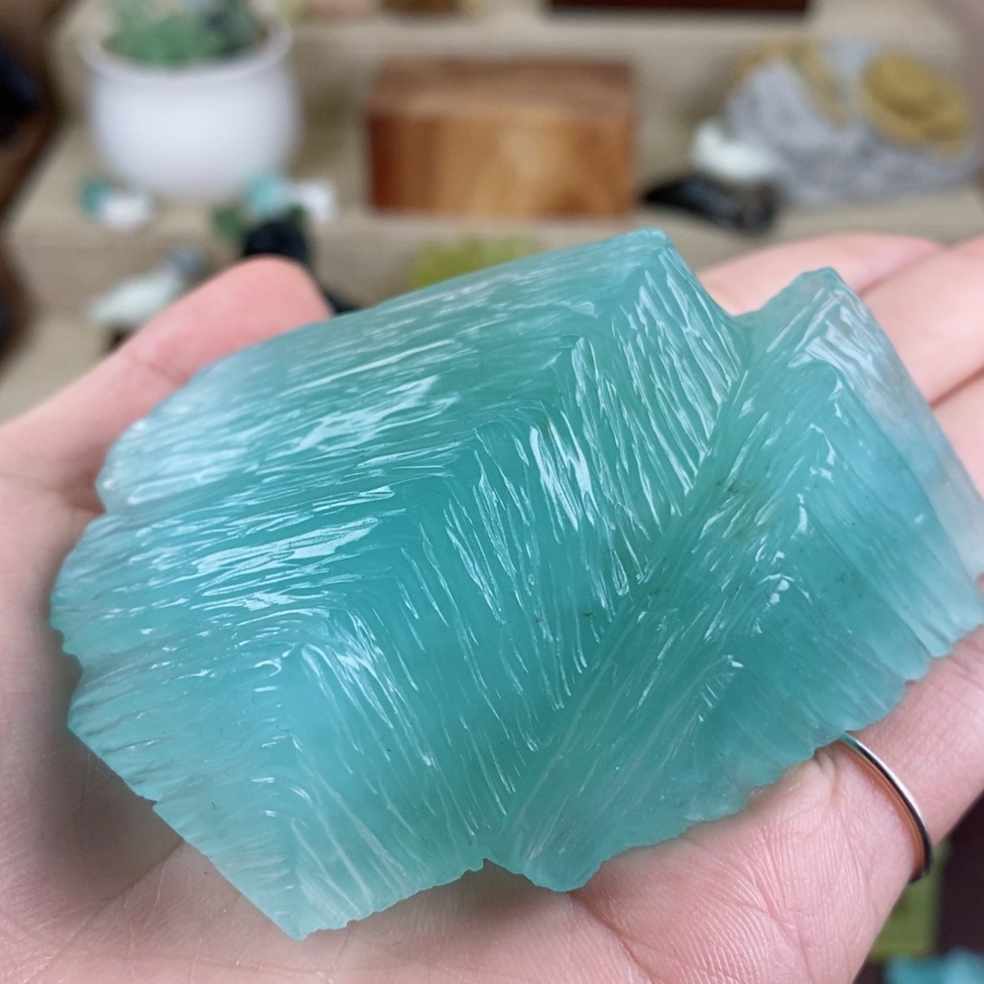 蛇纹石玉颈饰合金