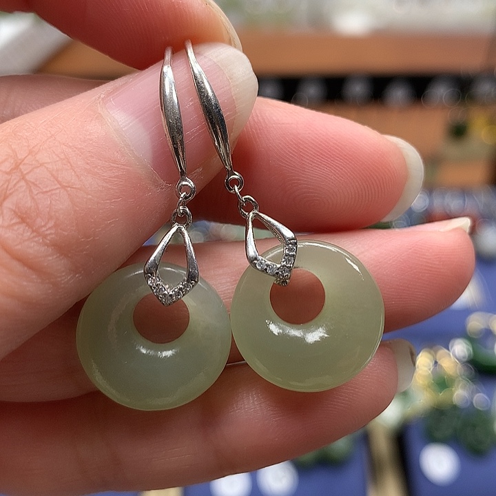 和田玉银S925镶嵌耳饰平安扣15.7左右冰晴水