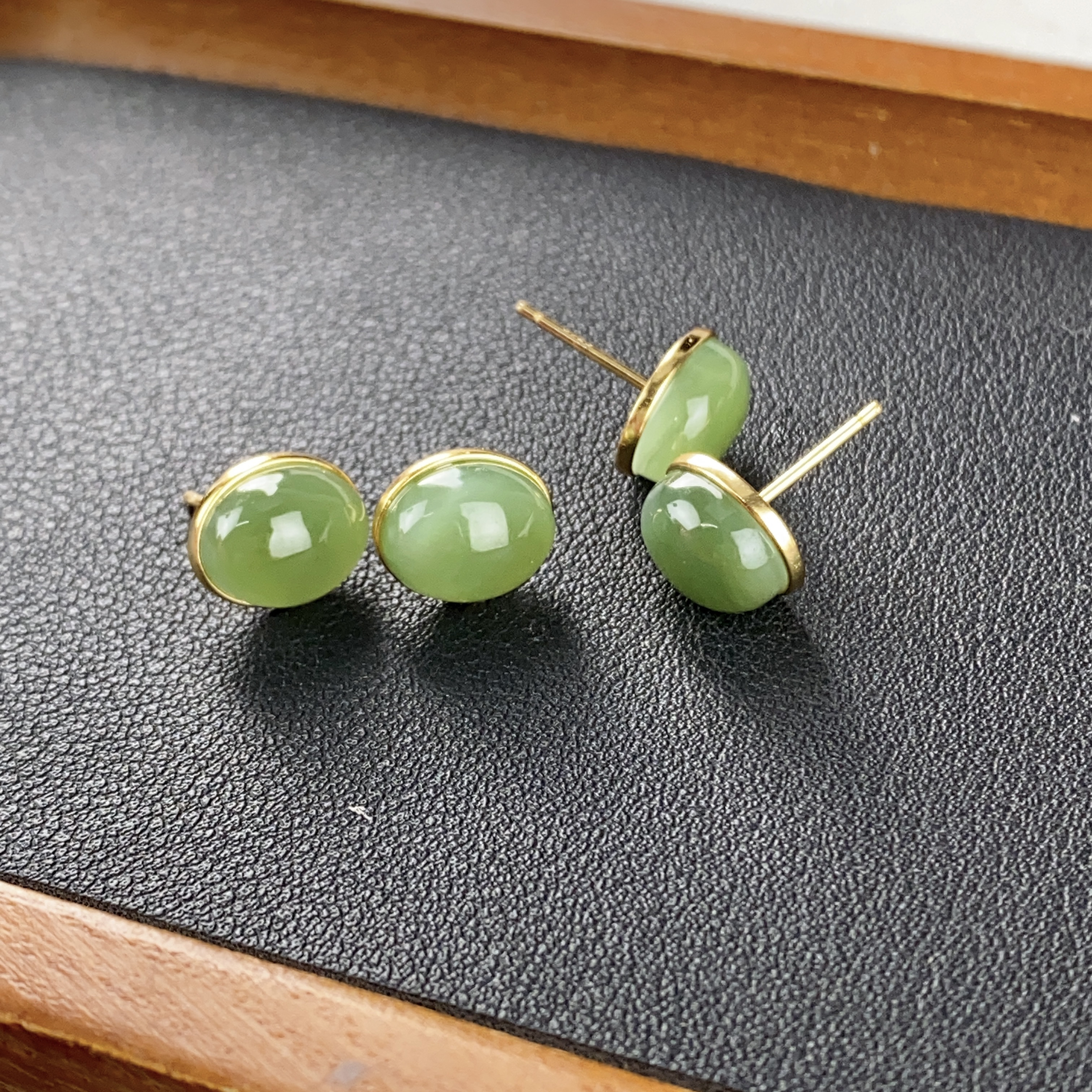 2888/（ZY888-1119）和田玉精美时尚百搭蛋面耳钉/多样性发/一对