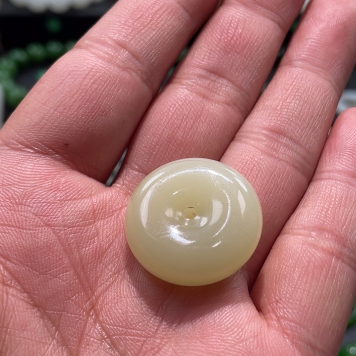 叫***亮和田玉未镶嵌手串多样性拍一发一