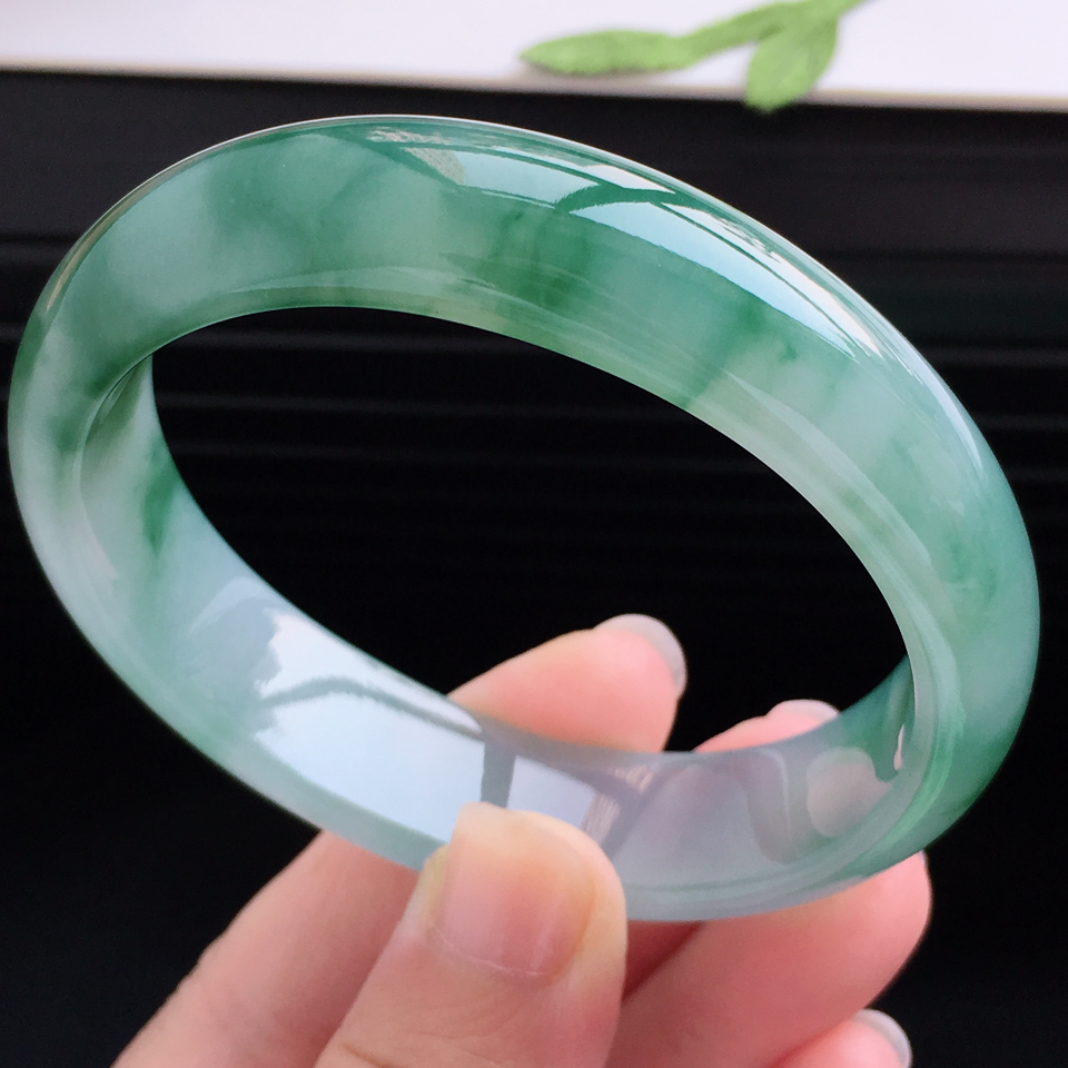 对应价格直接拍  时尚缅风女款手镯 