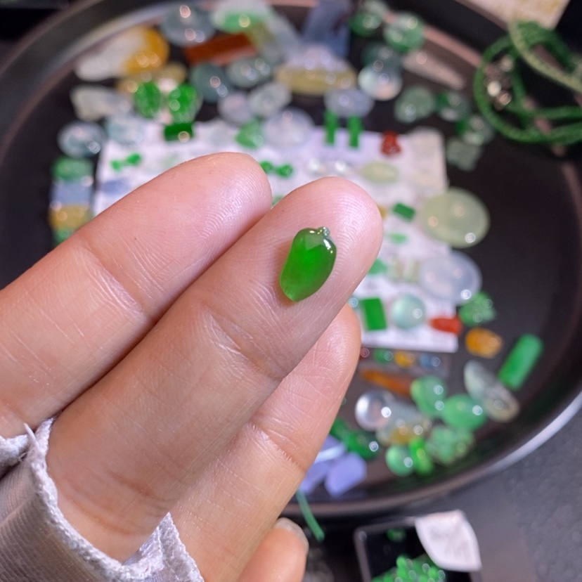 【闪购商品】翡翠挂件未镶嵌瓜瓜