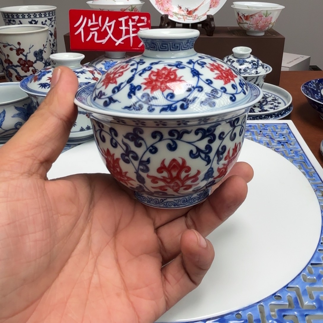 陶摆件微瑕釉里红缠枝莲盖碗景德镇发货