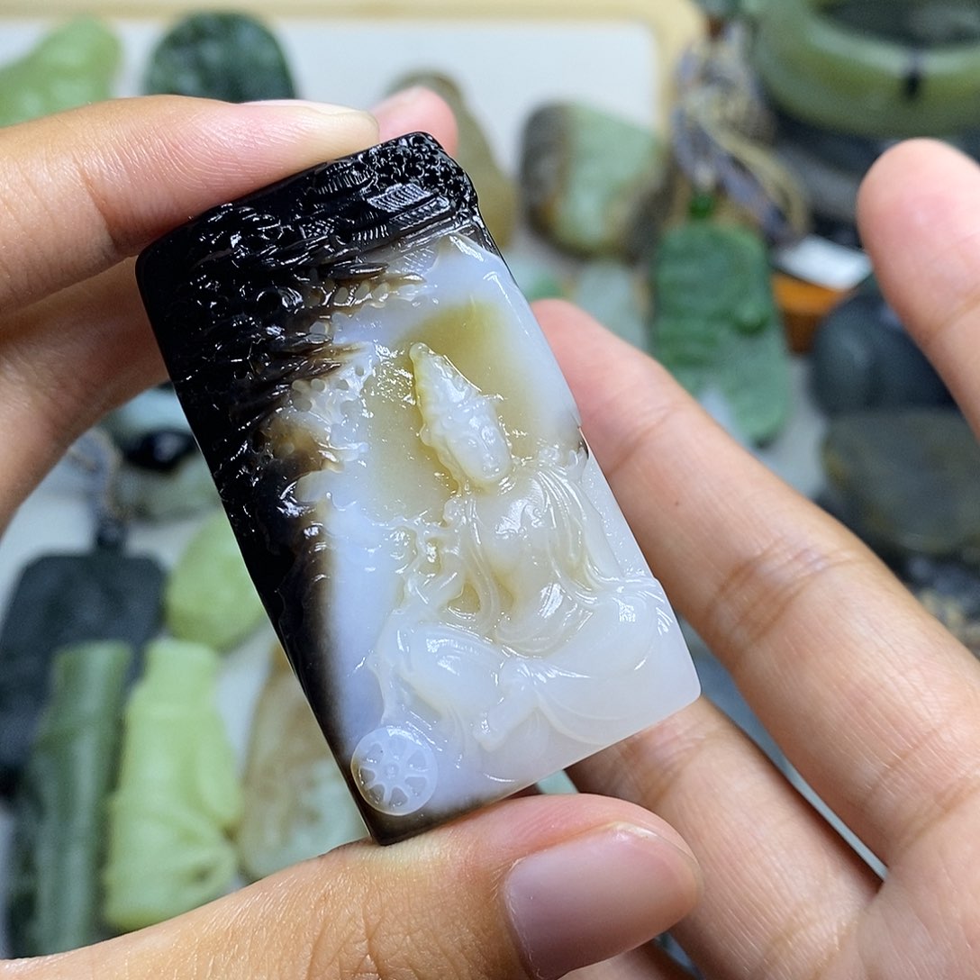 和田玉未镶嵌颈饰?***年