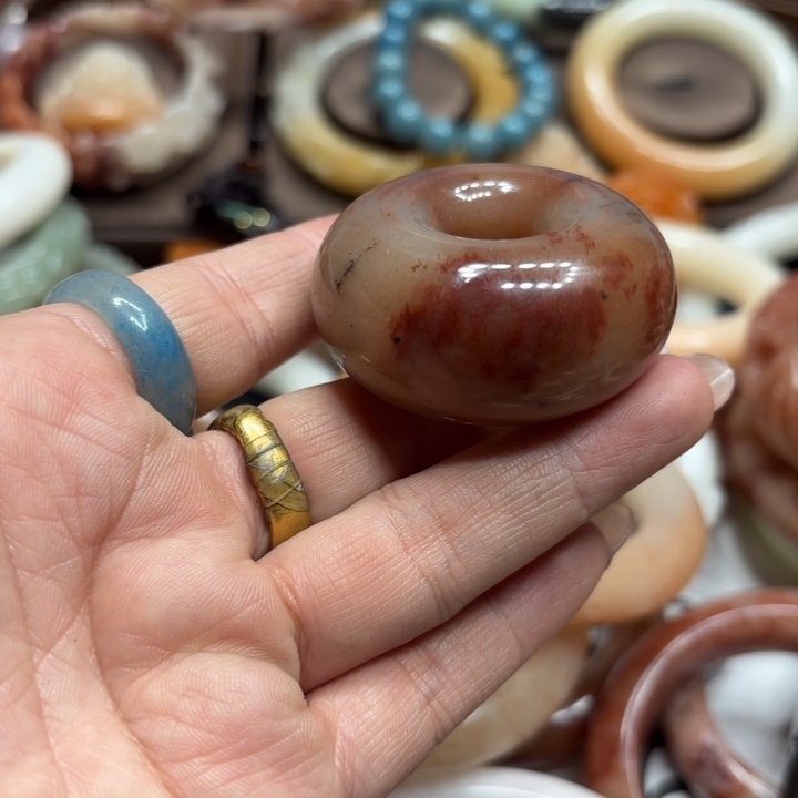 蒋***爷石英质玉未镶嵌手镯