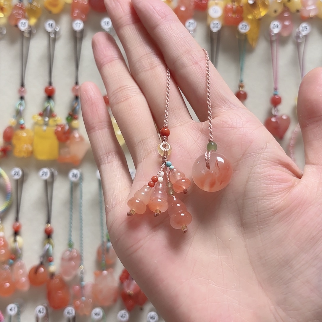 南红玛瑙未镶嵌吊坠(赠链)