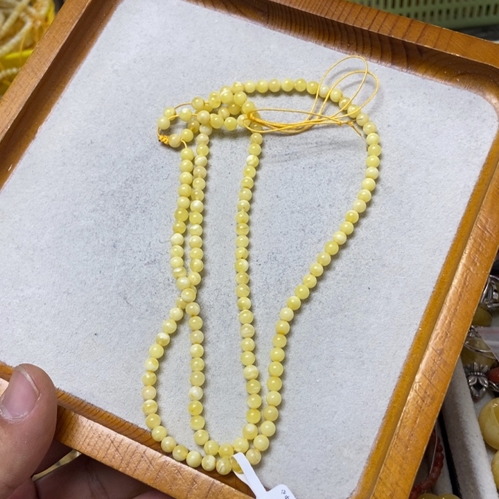 蜜蜡未镶嵌裸石串