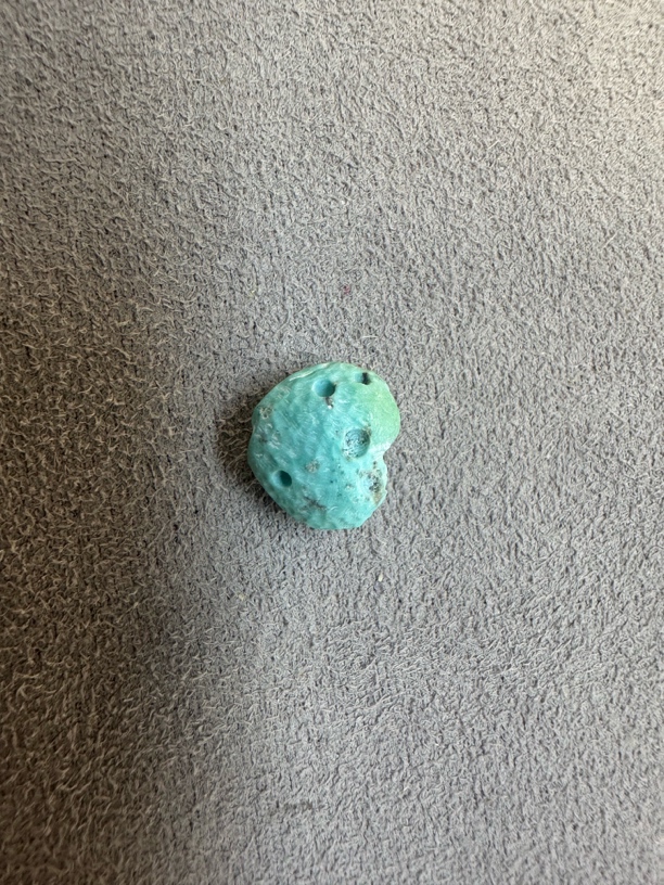 原矿绿松石爱心尺寸10m有瑕