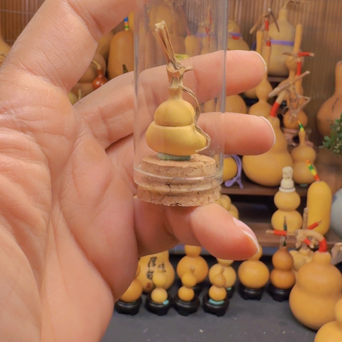 卍****卍草里金小钱袋葫芦福禄