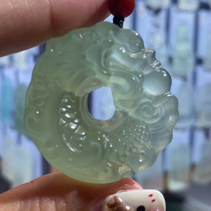 岫玉未镶嵌颈饰吊坠