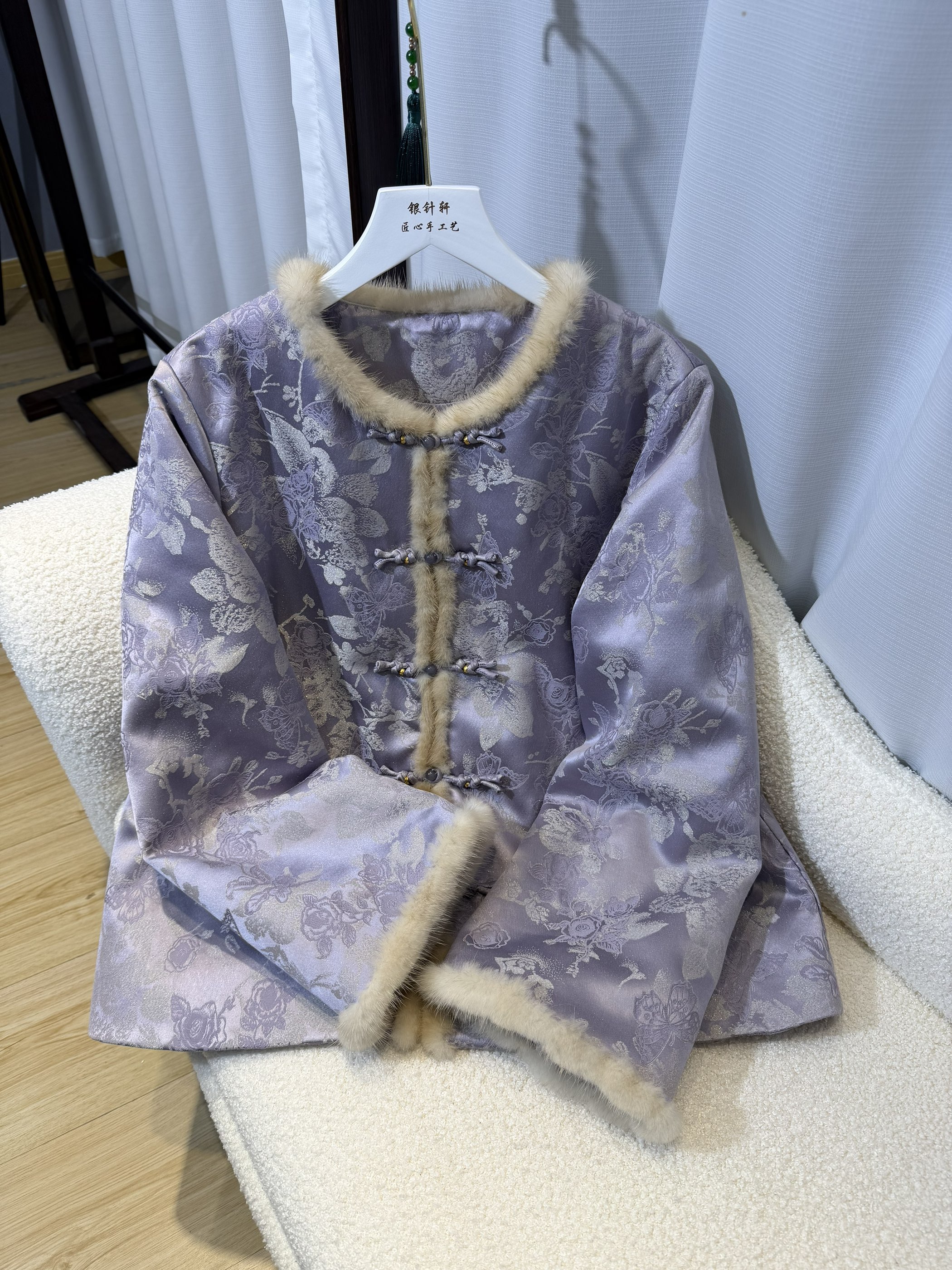 （已开价）2025新款女秋冬立领对襟提花新中式气质加棉上衣