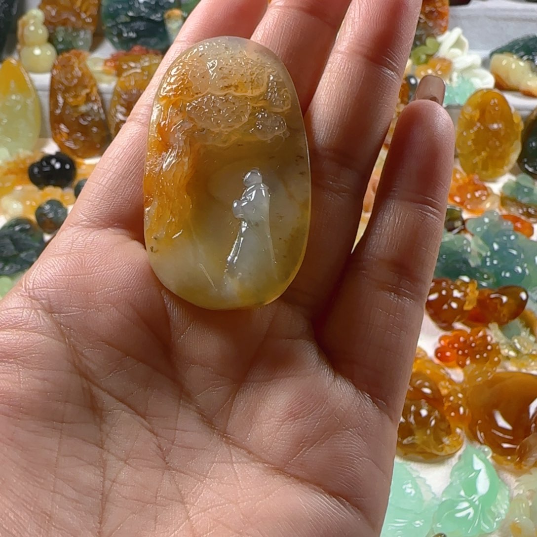 蛇纹石玉颈饰未镶嵌