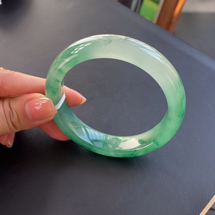 石英质玉手镯未镶嵌天然