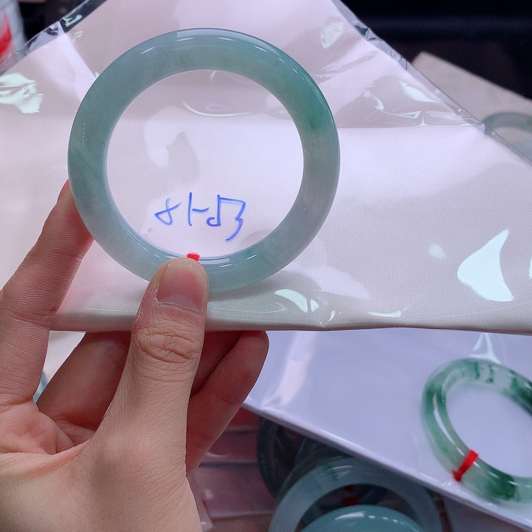 未镶嵌手镯翡翠翡翠