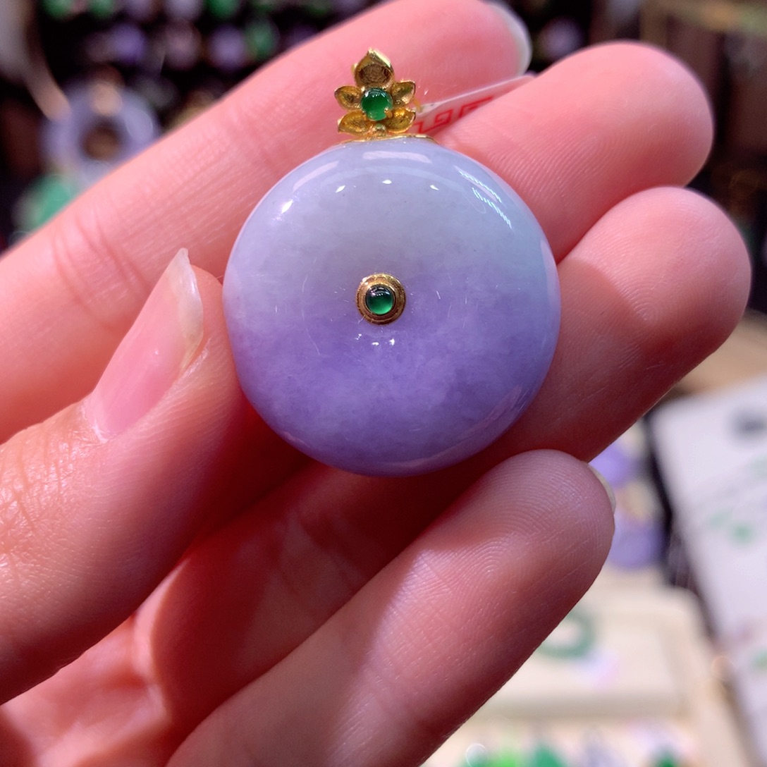 翡翠颈饰18K金镶嵌翡翠