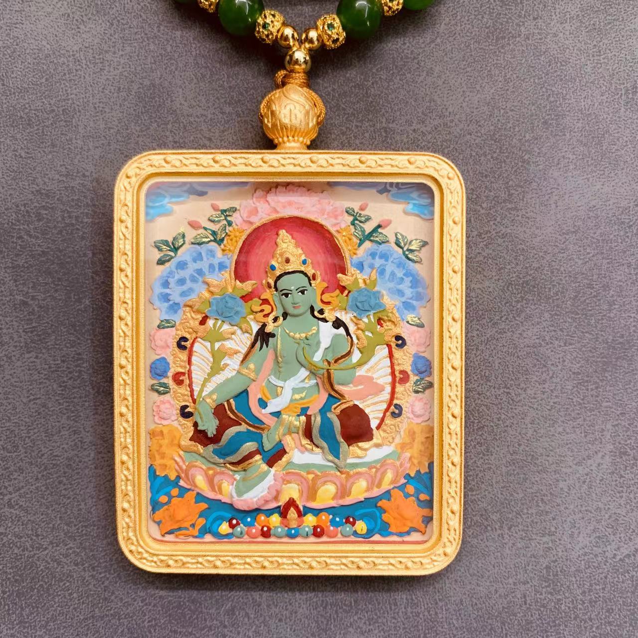 唐卡新款绿度母正面手绘泥塑外框铜镀金